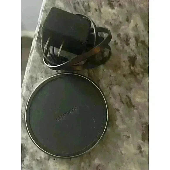 Blackweb 10-watt Universal Wireless Charging Pad (Black) - Includes Usb And Bloc - Picture 2 of 3